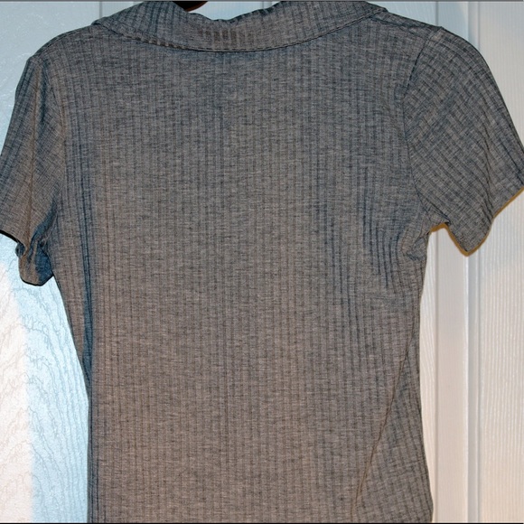 Grey Button Crop Top - Picture 4 of 5